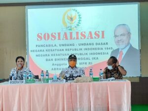 Peringati Hari Guru Nasional ke-75, PGRI Kota Kupang Gelar Sosialisasi 4 Pilar Kebangsaan bersama Anggota DPD RI Paul Liyanto